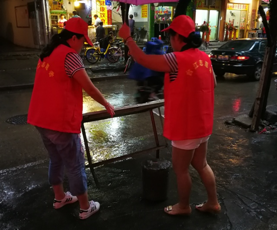 台风灾后志愿服务不停歇 为台江志愿者点赞