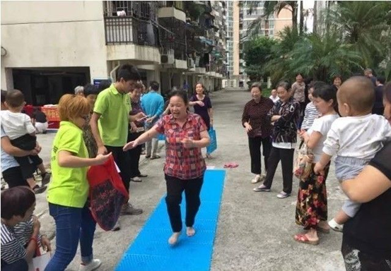 台江中亭街社区举办移风易俗趣味运动会