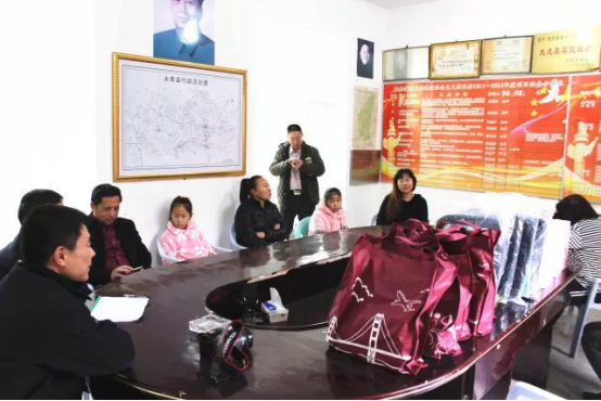 文明单位齐上阵　志愿扶贫争先锋