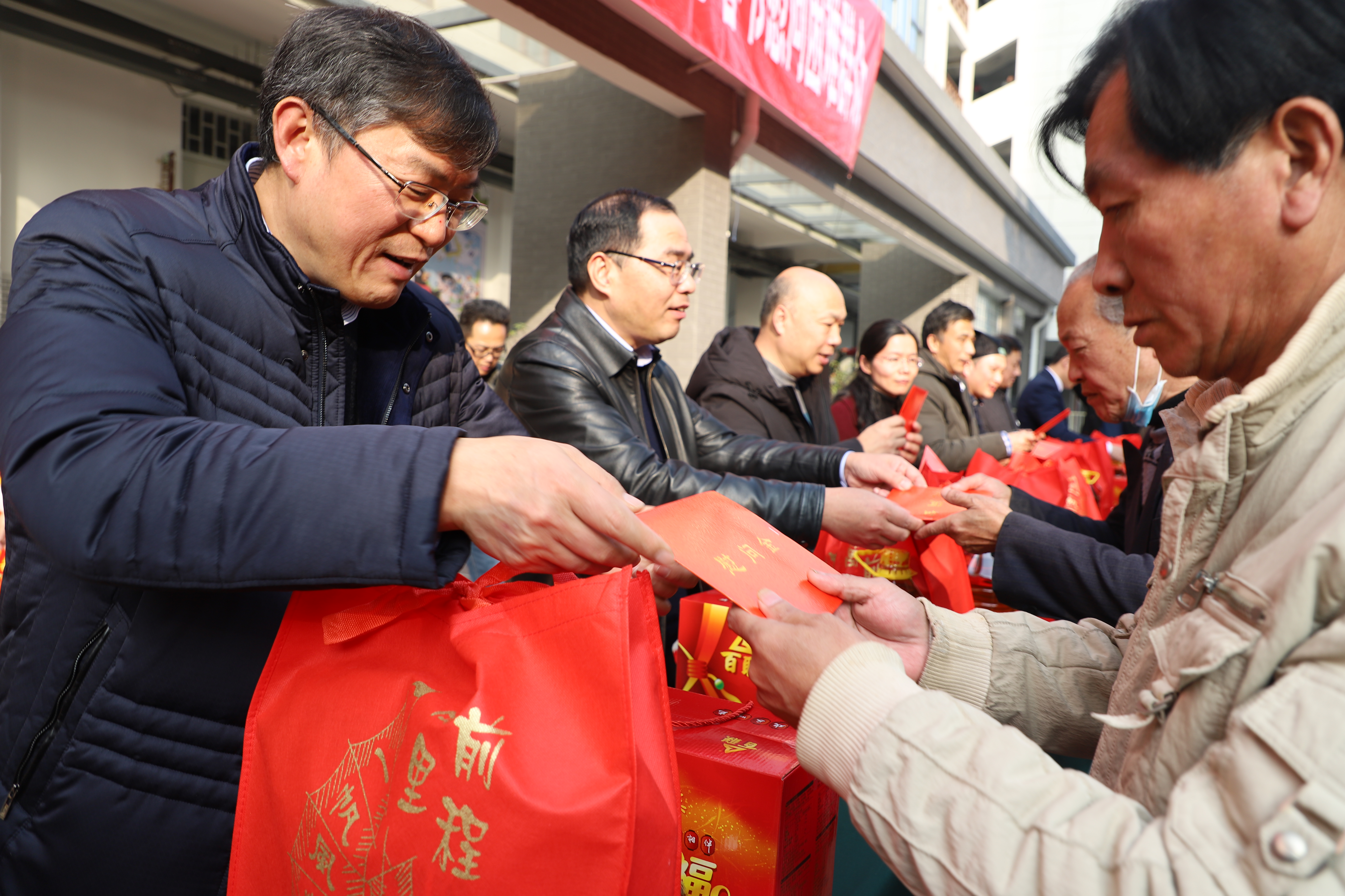 台江：多彩活动迎新春 全民共度文明年