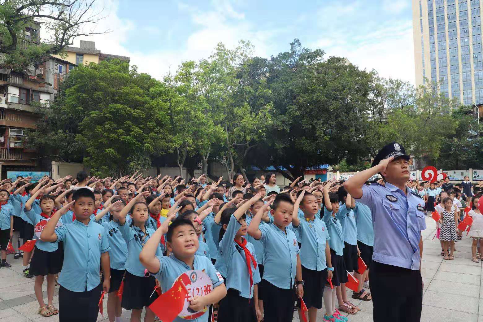 台江多彩“开学第一课” 将爱国情根植于孩子心中